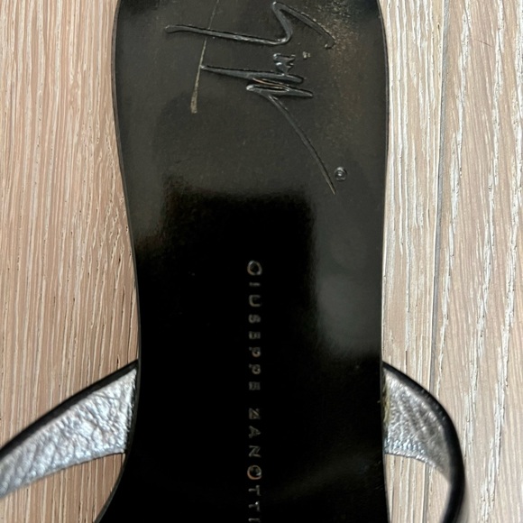 Vintage Giuseppe Zanotti Black Leather and Crystal Toe detail. Size 35 - Picture 10 of 11